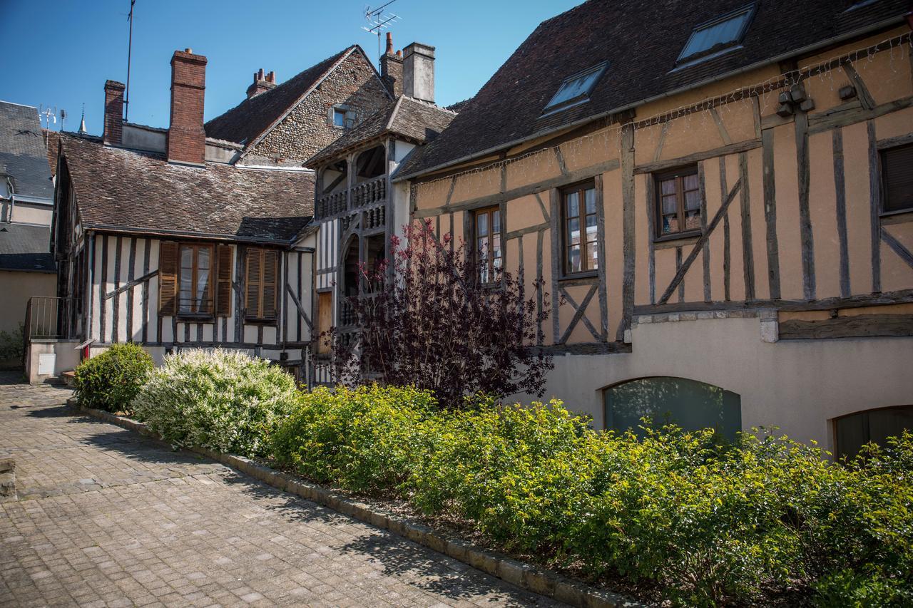 Le Sauvage Otel Château-Renard Dış mekan fotoğraf